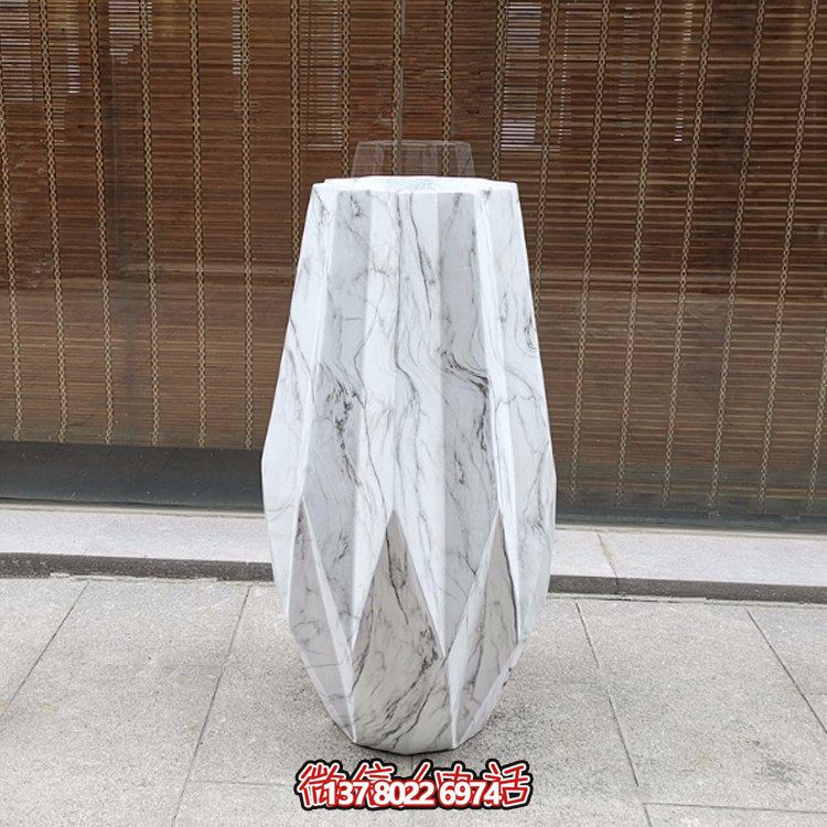 天然大理石雕刻花盆，為酒店裝飾添彩