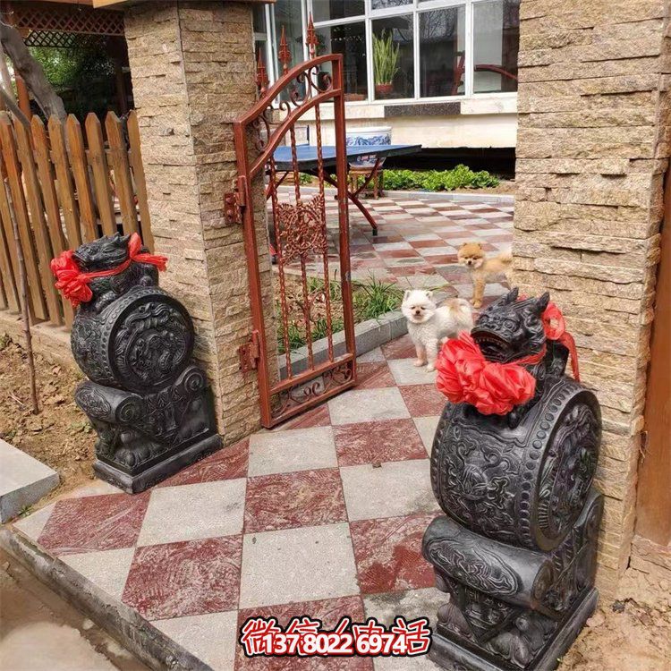 靜謐庭院抱石雕，鼓舞人心