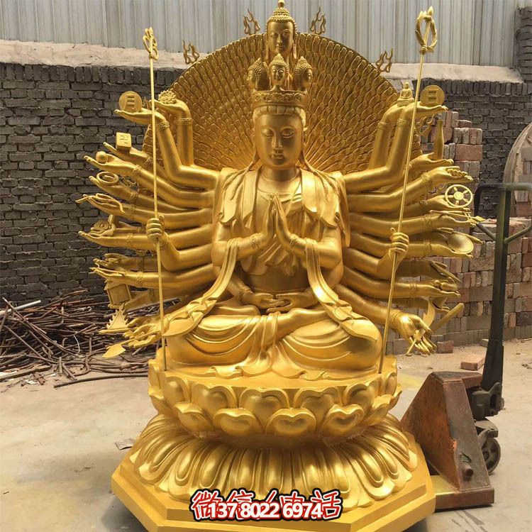 貼金千手觀音雕塑，精美裝飾大型寺廟