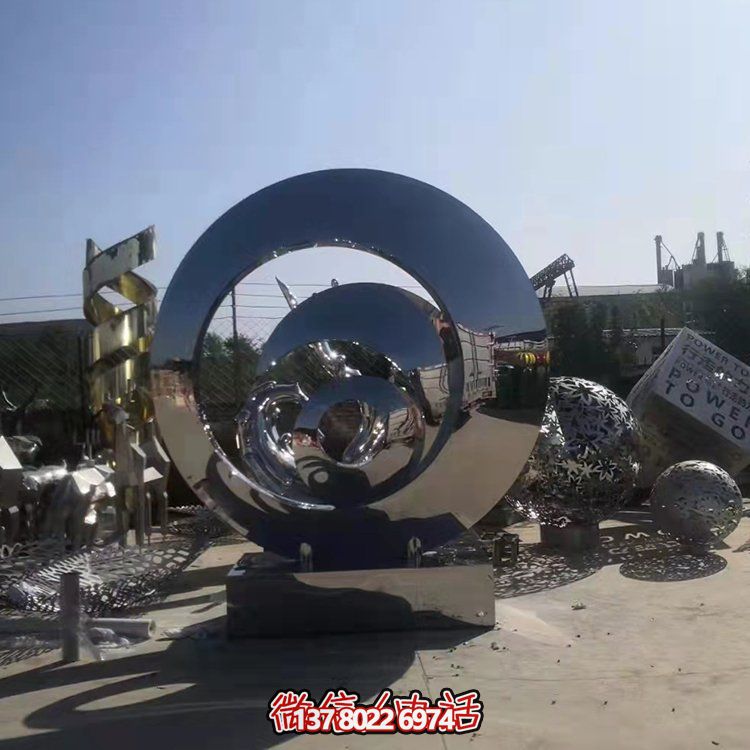 不銹鋼抽象幾何雕塑，鏡面圓環(huán)裝飾廣場、園林