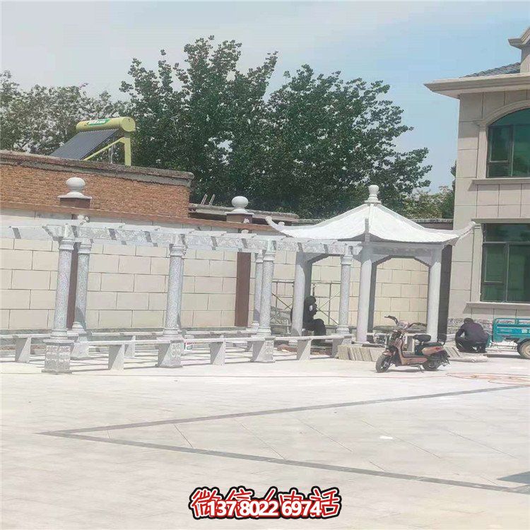 仿古涼亭，大理石裝飾，搭配花架，為別墅院子增添份量