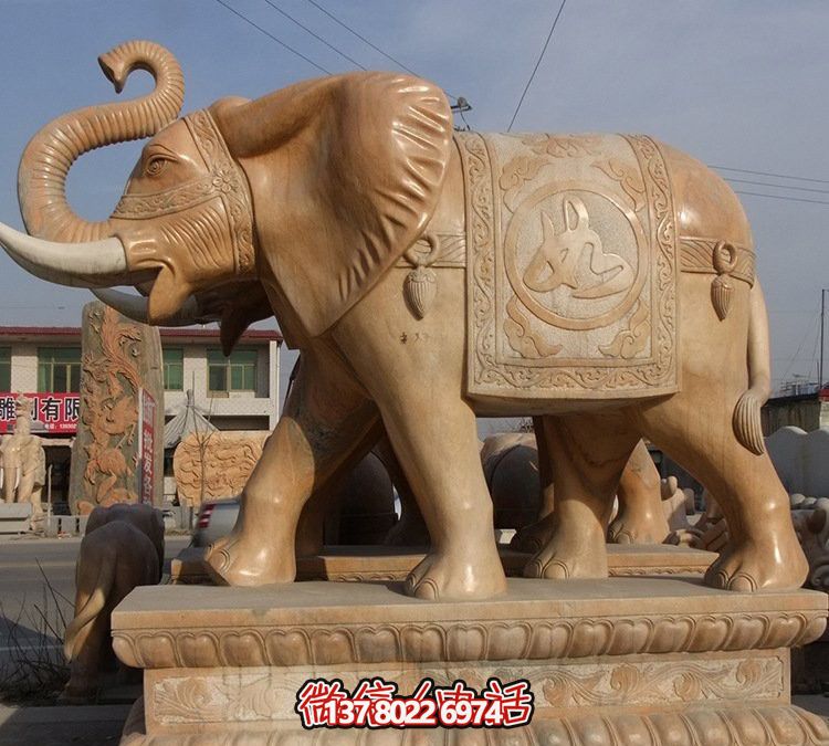 大型黃蠟石雕大象雕塑，為企業(yè)、酒店、景觀增添華麗風(fēng)采