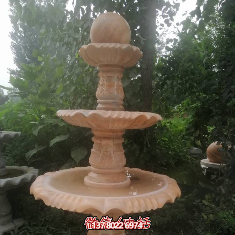 紅色多層噴泉擺件，晚霞下的庭院更加美麗