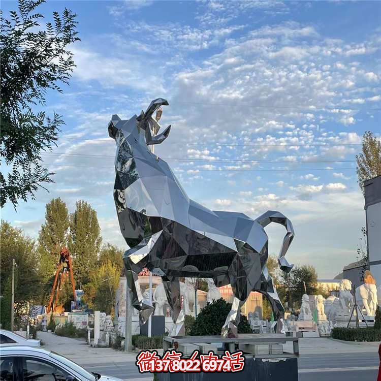 大型不銹鋼牛雕塑，拋光切面