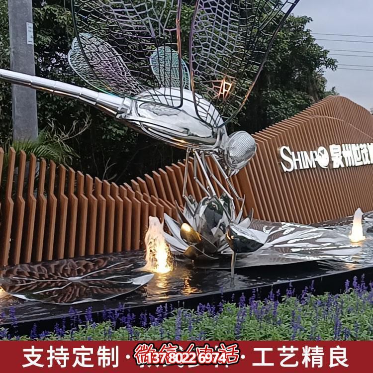 大型不銹鋼雕塑，為城市酒店、公園、商場及水景環(huán)境增添獨特景觀