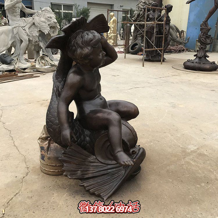 創(chuàng)意銅雕魚坐椅，讓兒童享受景觀之美