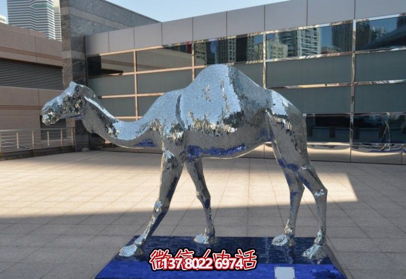 不銹鋼駱駝雕塑，為廣場(chǎng)添彩
