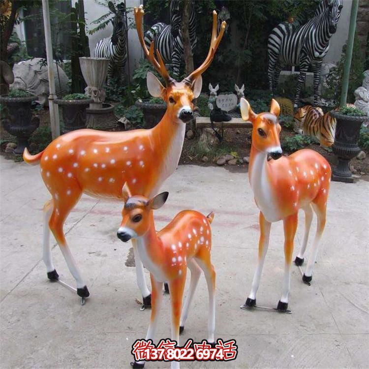 玻璃鋼仿真梅花鹿雕塑，為你的園林景觀增添仙氣