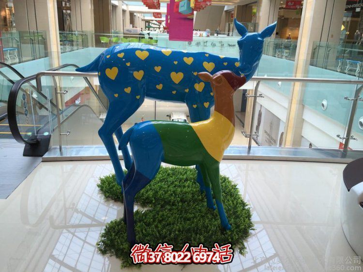 玻璃鋼手工彩繪小鹿擺件，為你的商場(chǎng)增添溫馨美感