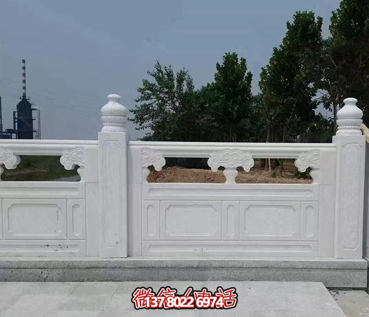 漢白玉鏤空石橋欄桿雕塑，為景區(qū)增添精彩