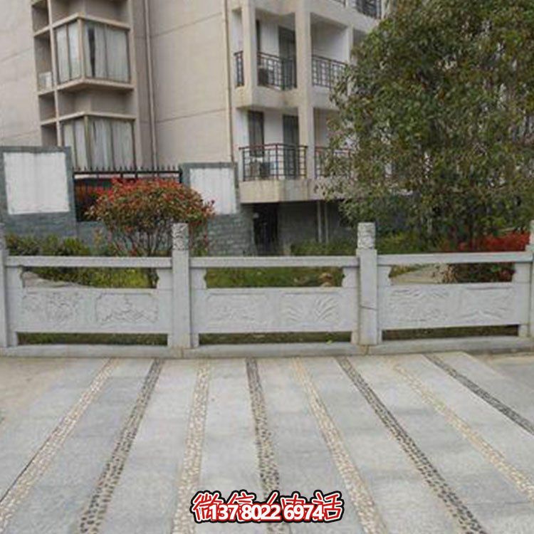 高品質(zhì)青石雕刻欄桿欄板，為您的小區(qū)裝飾添彩