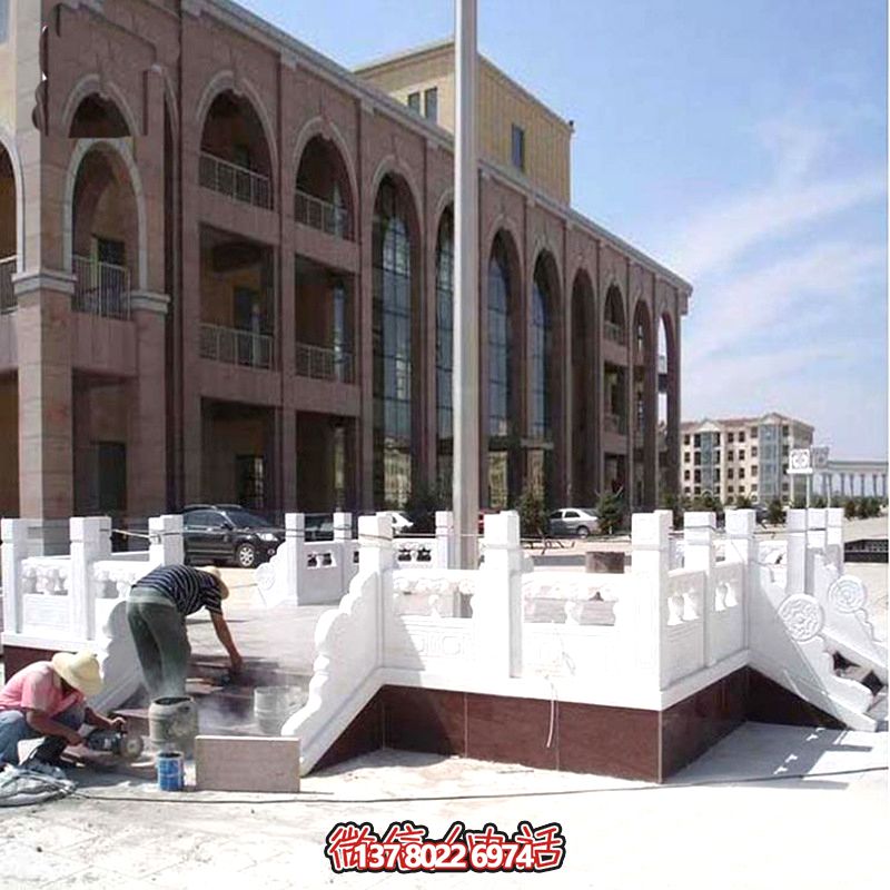 高雅華麗的漢白玉雕塑升旗臺，為你的飛機場增添華麗色彩