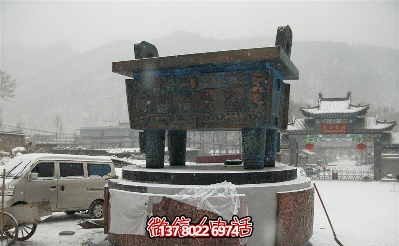 大型仿古青銅雕塑，營造獨特的戶外景觀