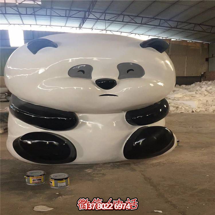 玻璃鋼雕塑熊貓公仔，環(huán)?？ㄍ〝[放裝飾商場(chǎng)