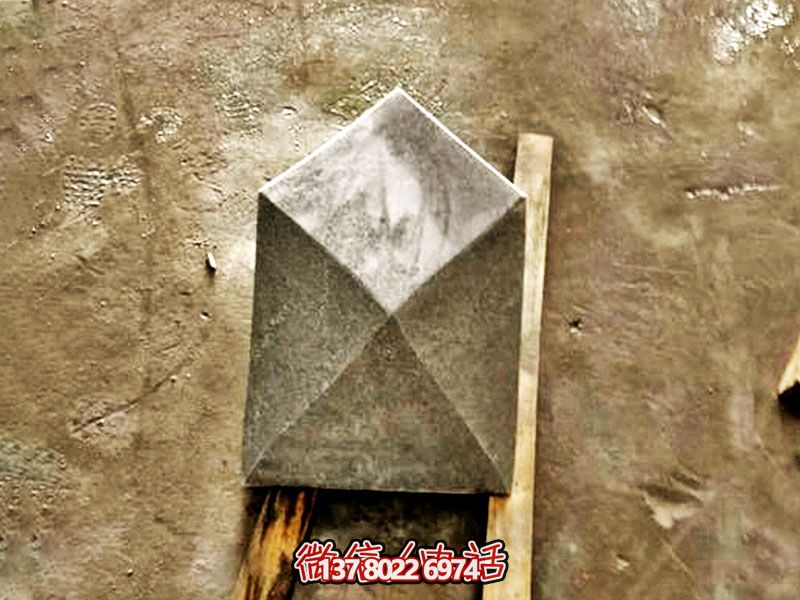 菱形擋車石阻石球，為兒童游樂場提供安全保障