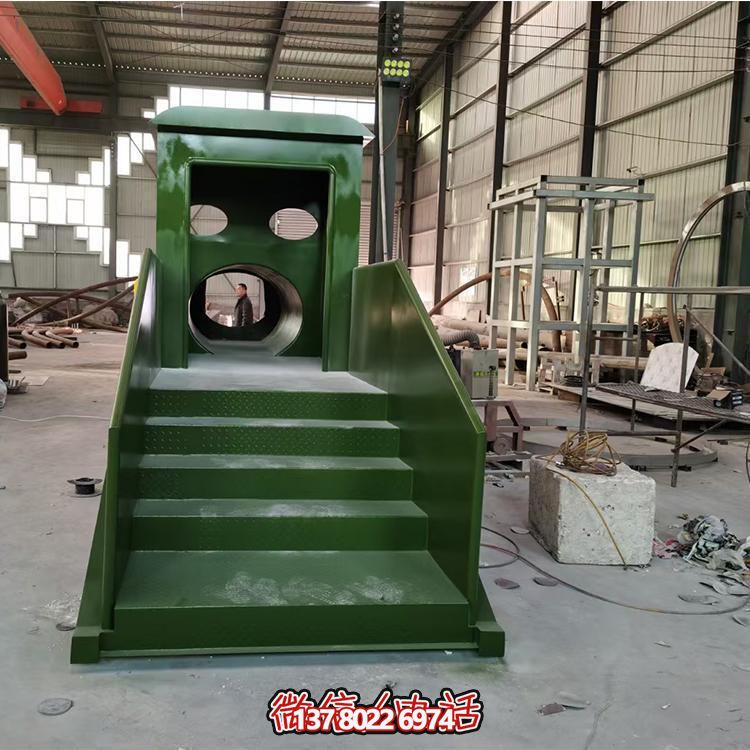 創(chuàng)意不銹鋼火車頭樓梯擺件