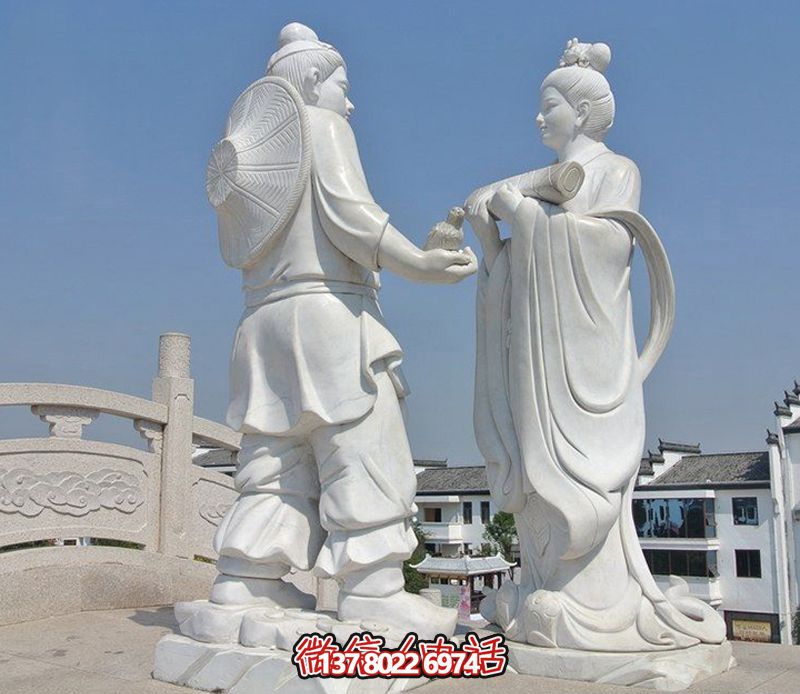 古代牛郎織女石雕，擺放于花園廣場，帶來漢白玉般的浪漫氣息