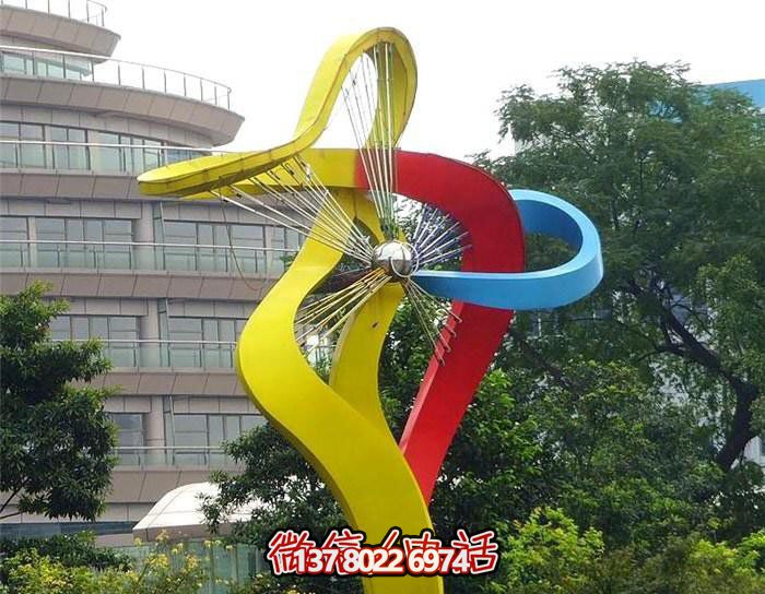 美輪美奐的不銹鋼彩虹舞景觀雕塑，點(diǎn)綴小區(qū)環(huán)境