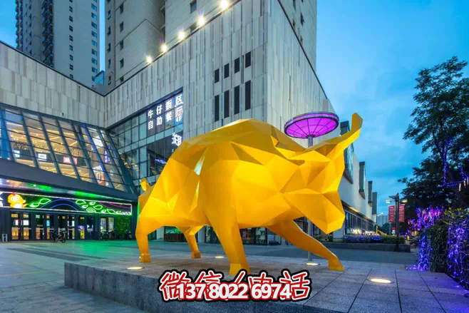 玻璃鋼彩繪雕塑讓你的廣場現(xiàn)象級創(chuàng)意牛！