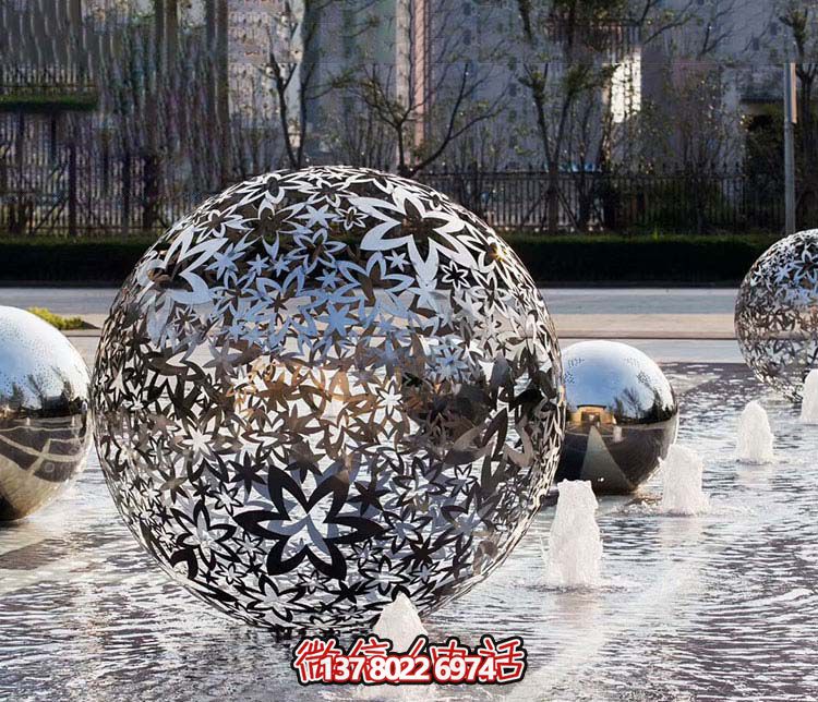 不銹鋼噴泉球雕塑，創(chuàng)意點(diǎn)亮廣場(chǎng)