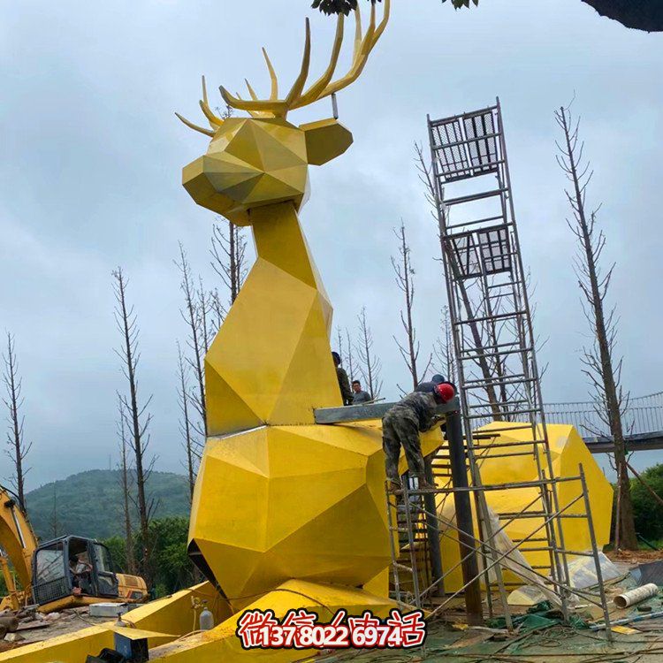 大型梅花鹿雕塑，點(diǎn)亮公園廣場(chǎng)景觀