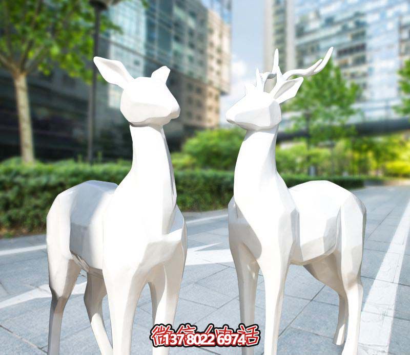 玻璃鋼梅花鹿雕塑，為你的廣場(chǎng)增添經(jīng)典藝術(shù)氣息