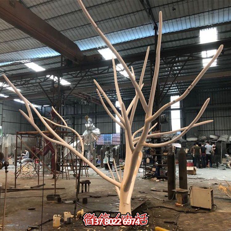 大型玻璃鋼雕塑，給酒店裝飾帶來創(chuàng)意景觀