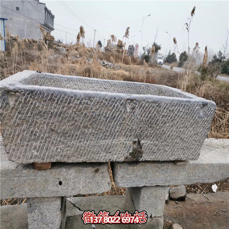 原石石槽，讓空間更加安靜祥和