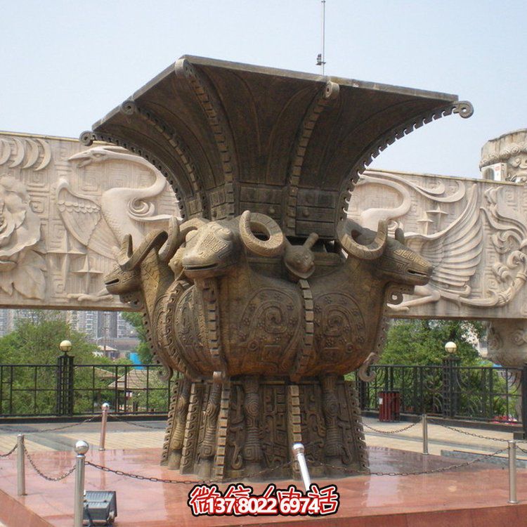 方尊銅香爐雕塑，讓景區(qū)廣場更加精彩