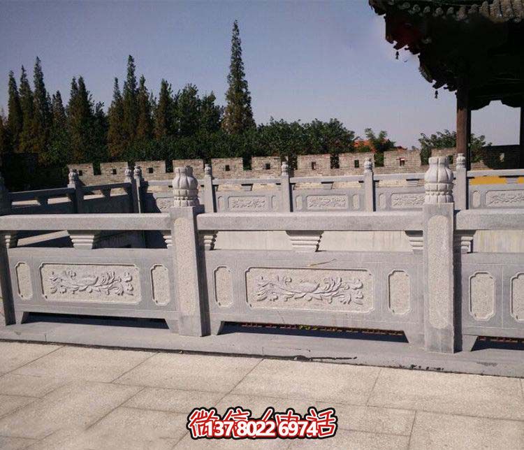 精美青石雕刻欄桿，為您的景區(qū)水池添彩