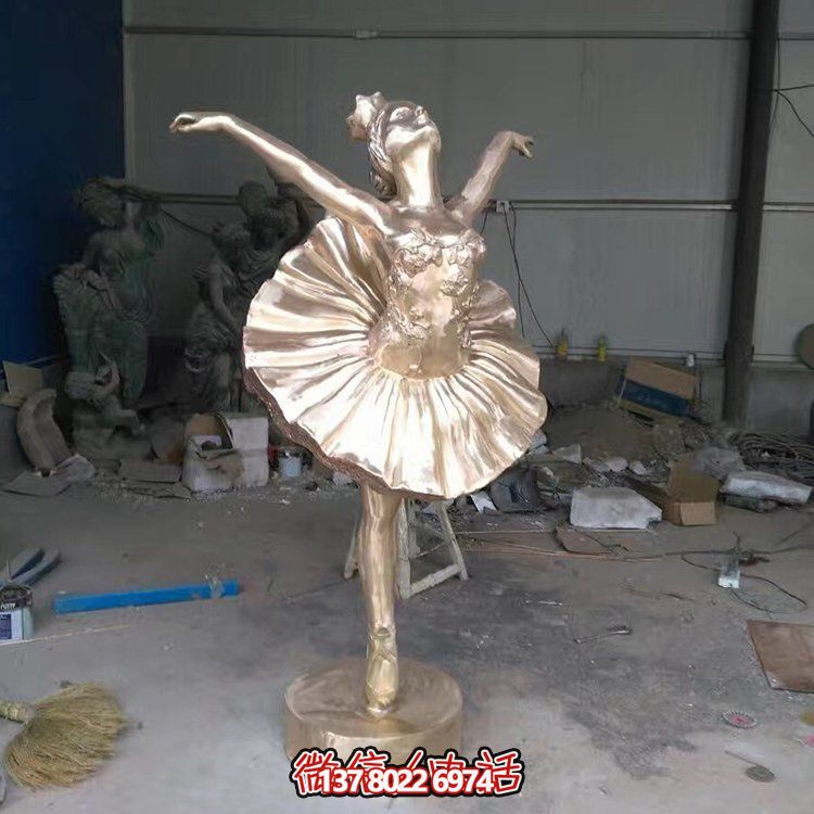 不銹鋼雕塑，給您的園林、廣場(chǎng)增添抽象跳舞的人物精彩！