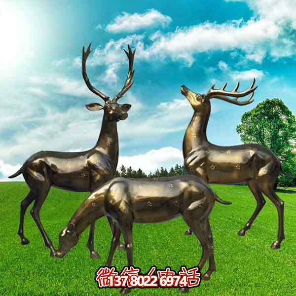 仿銅梅花鹿雕塑，裝點(diǎn)玻璃鋼園林