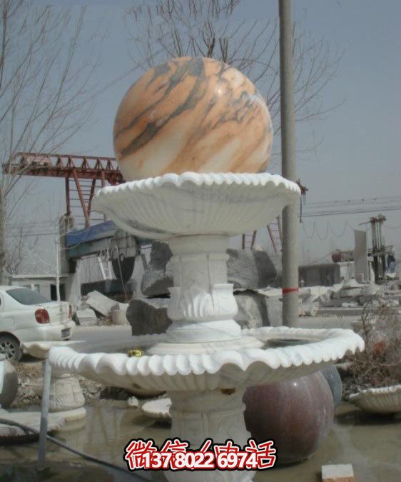 公園完美融合大理石、風水球、噴泉和雕塑的美景