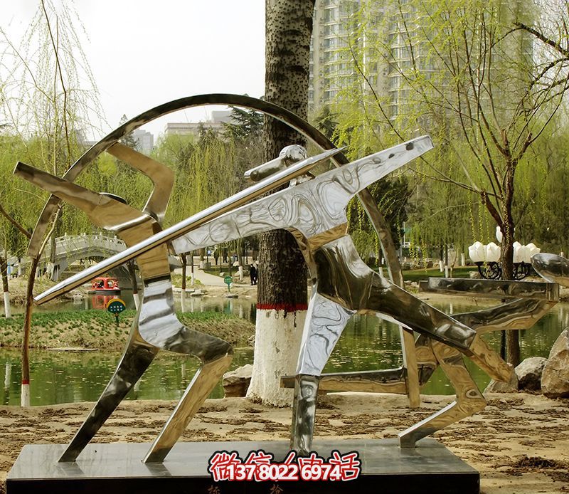 不銹鋼鏡面標槍雕塑——精致、創(chuàng)意、華美