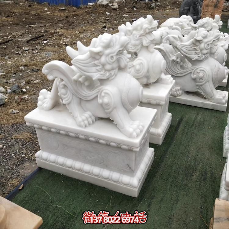 漢白玉貔貅雕塑，門口裝飾打造質感庭院