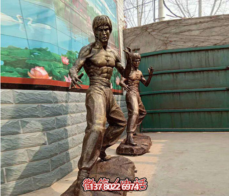 “李小龍雕塑從電影院到廣場(chǎng)，功夫明星永存”