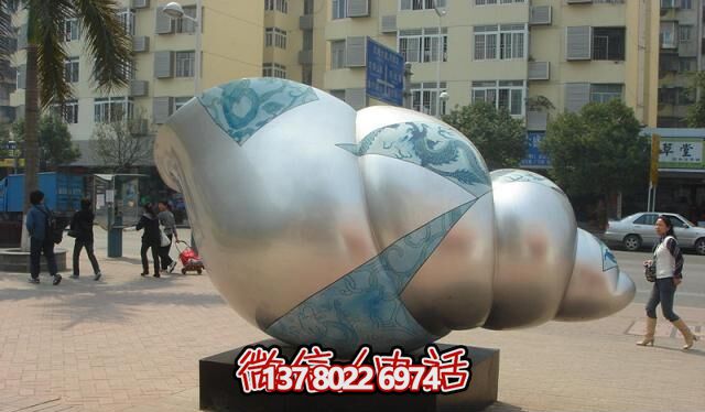 廣場(chǎng)上擺放的玻璃鋼彩繪海螺雕塑 廣場(chǎng)上擺放的玻璃鋼彩繪海螺雕塑