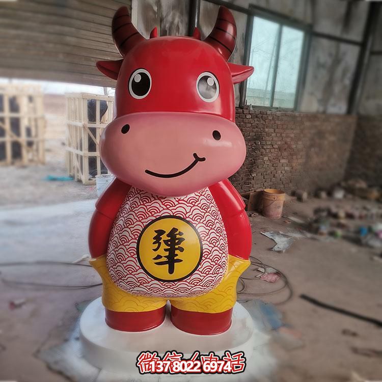 商店戶(hù)外擺放玻璃鋼彩繪卡通牛小品雕塑