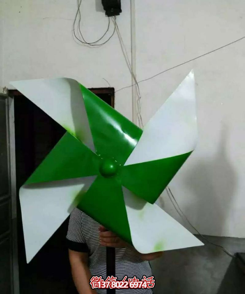 學(xué)校幼兒園草坪擺放綠色不銹鋼風(fēng)車雕塑 學(xué)校幼兒園草坪擺放綠色不銹鋼風(fēng)車雕塑