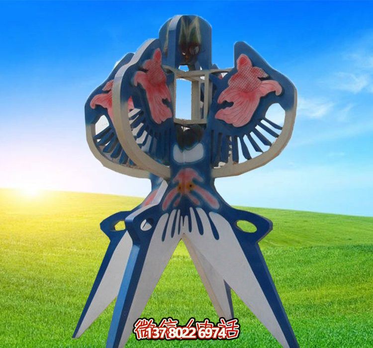 旅游文化小鎮(zhèn)廣場擺放藍色彩繪不銹鋼風箏雕塑 旅游文化小鎮(zhèn)廣場擺放藍色彩繪不銹鋼風箏雕塑