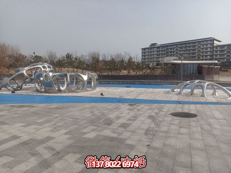 鏤空不銹鋼創(chuàng)意景觀雕塑 鏤空不銹鋼創(chuàng)意景觀雕塑